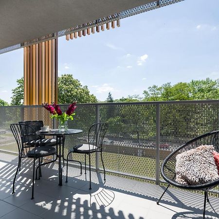 Golden Star Apartment Krakow Bagian luar foto