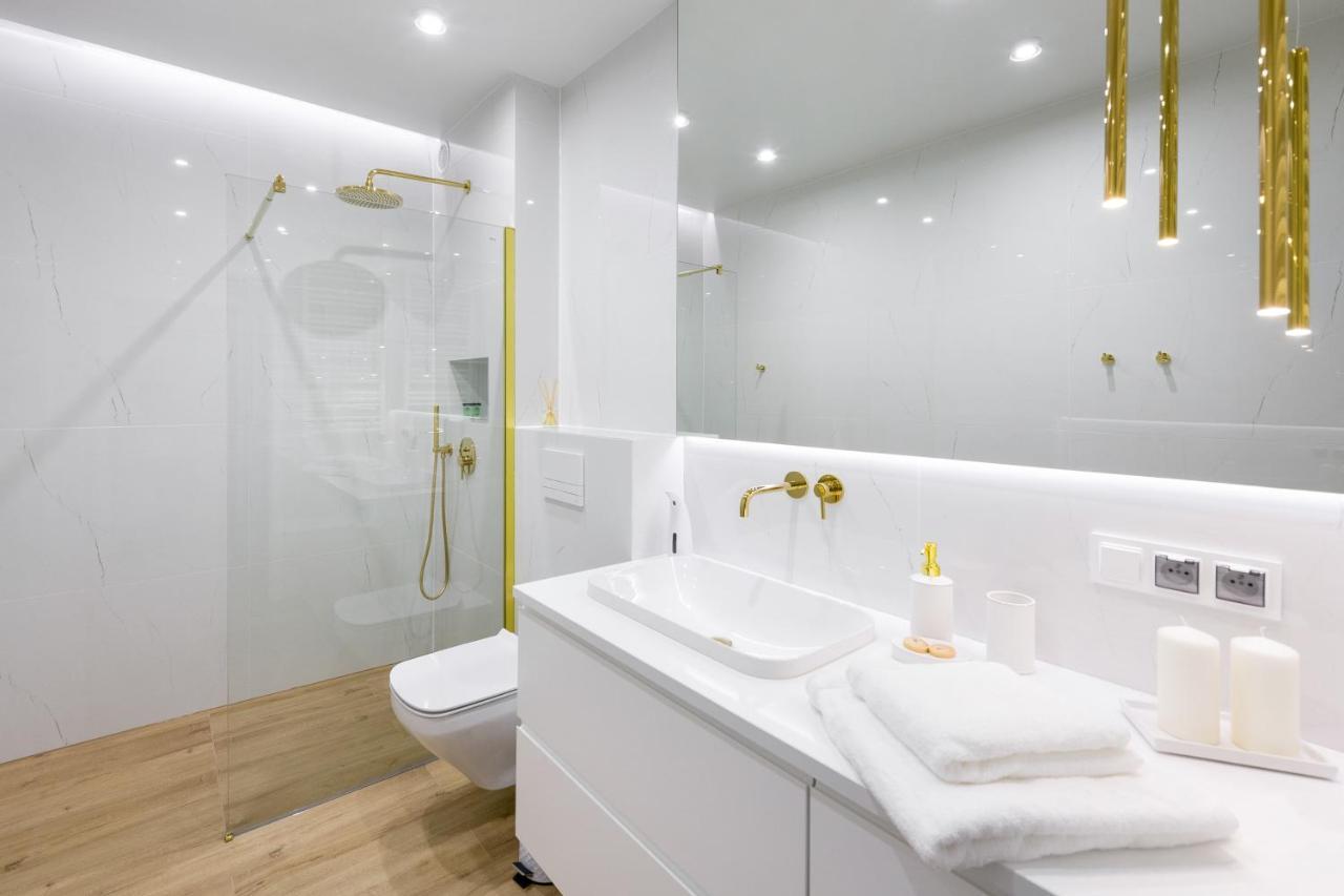 Golden Star Apartment Krakow Bagian luar foto