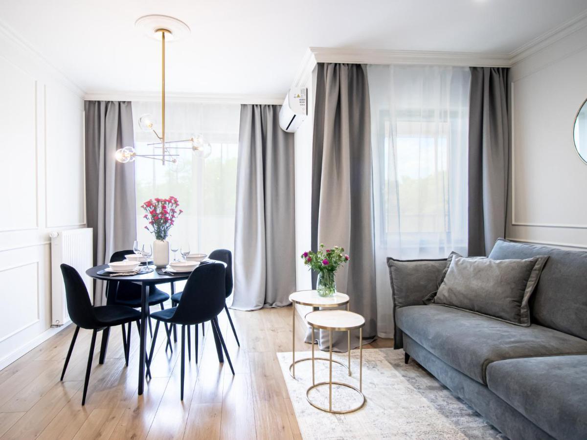 Golden Star Apartment Krakow Bagian luar foto